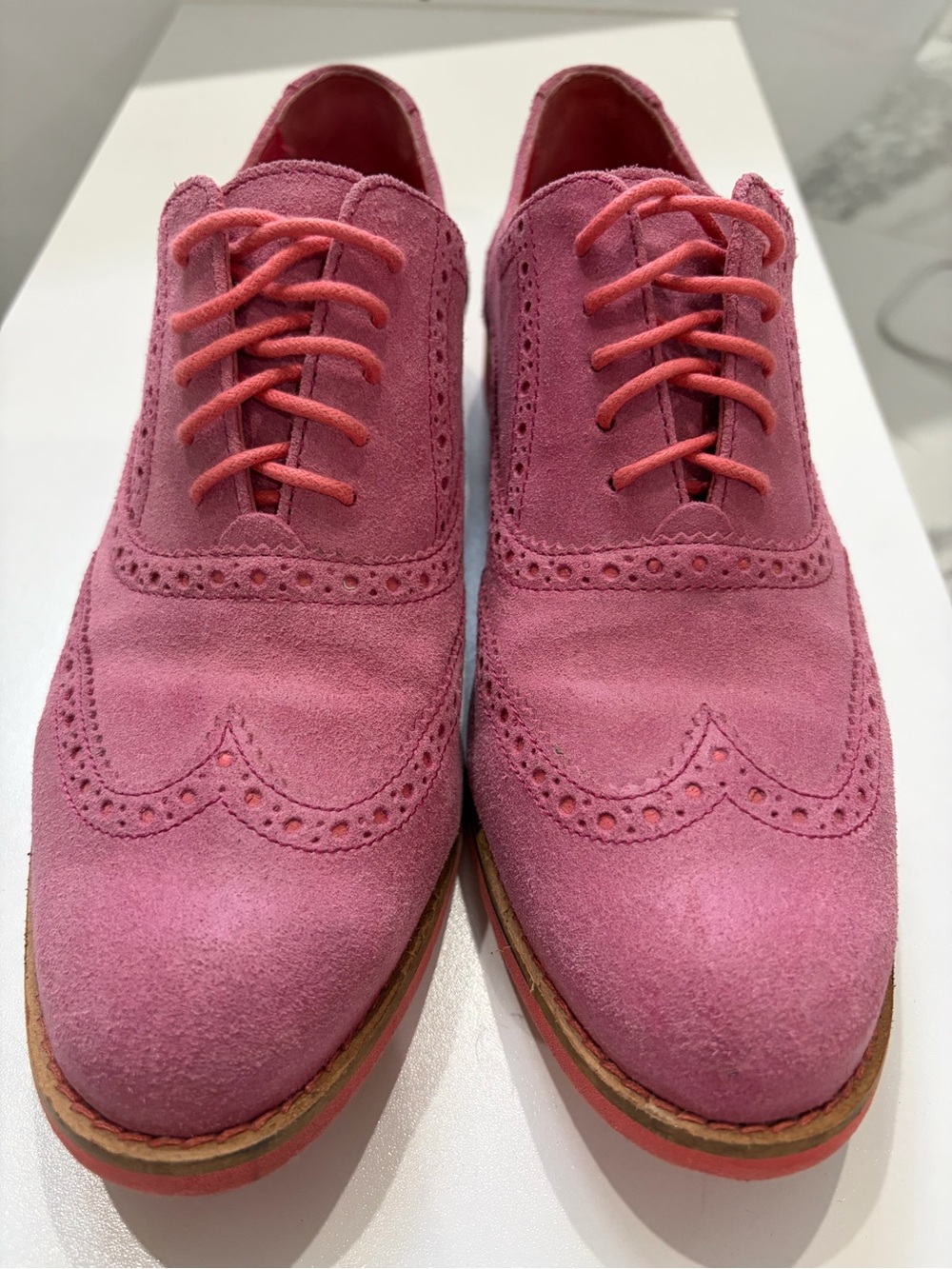 Women’s ColeHaan Pink Suede Wingtip Loafers. 🩷🩷